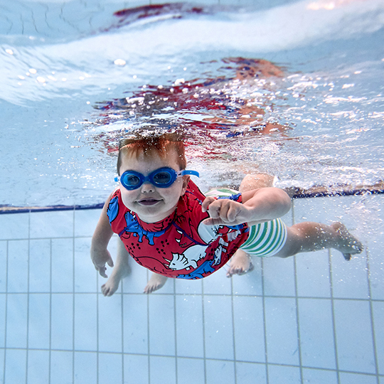 Learn to Swim Google underwater -540